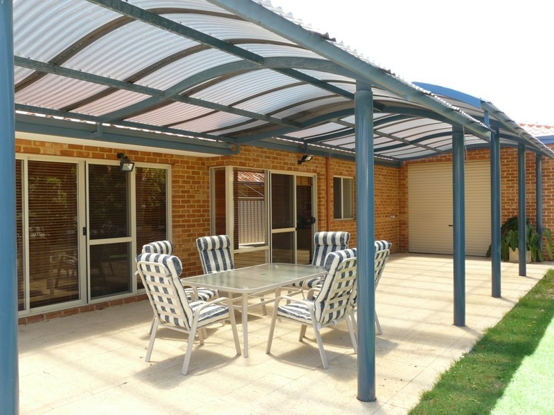 7 Lamont Court, Meadow Springs WA 6210