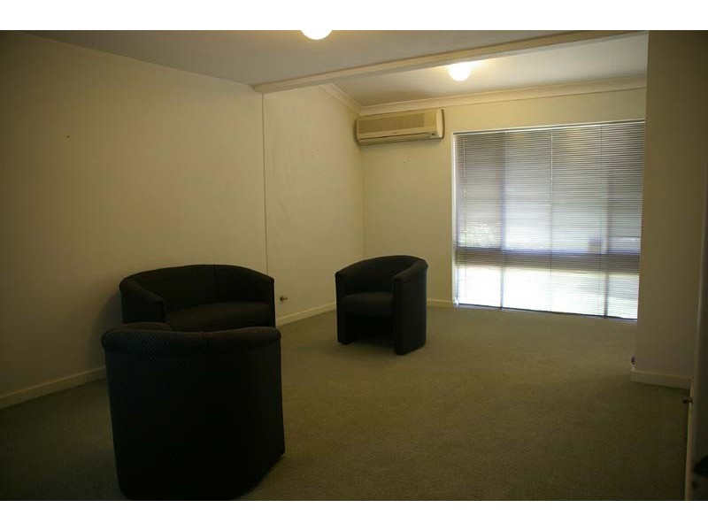 1/24 Melinga Court, Karawara WA 6152