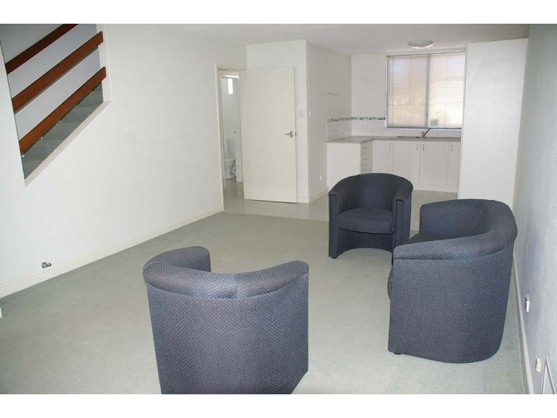 1/24 Melinga Court, Karawara WA 6152