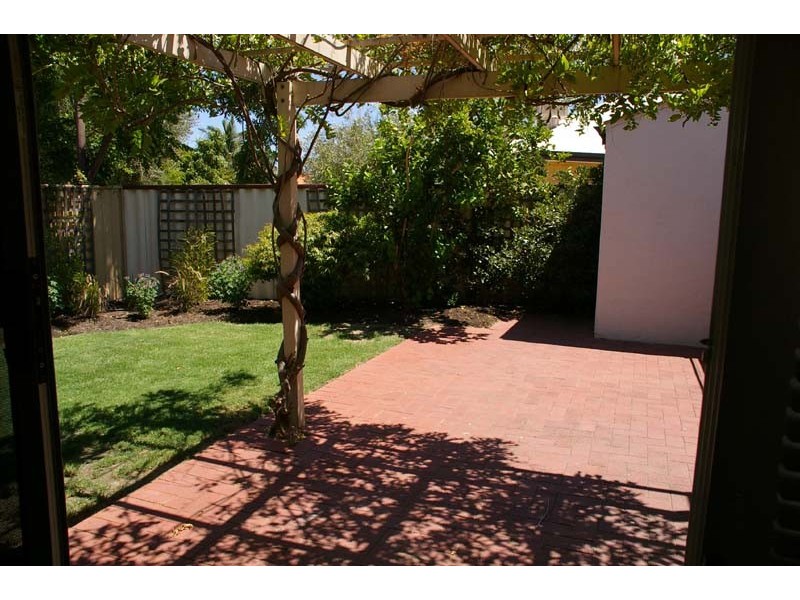 1/24 Melinga Court, Karawara WA 6152