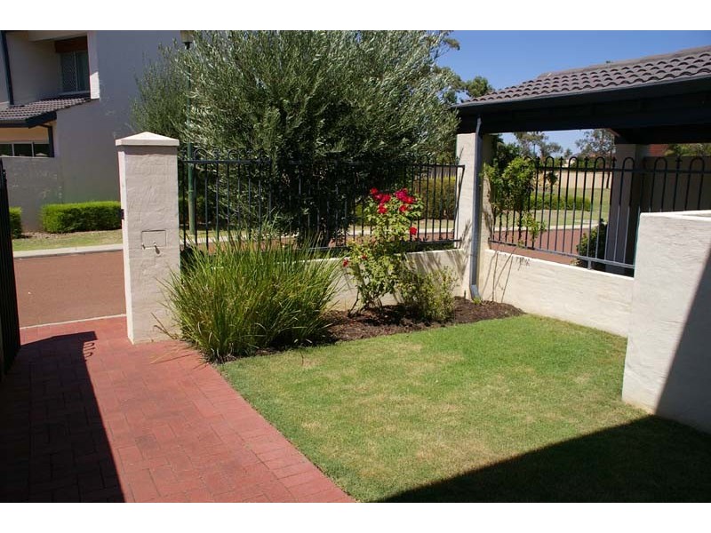 1/24 Melinga Court, Karawara WA 6152