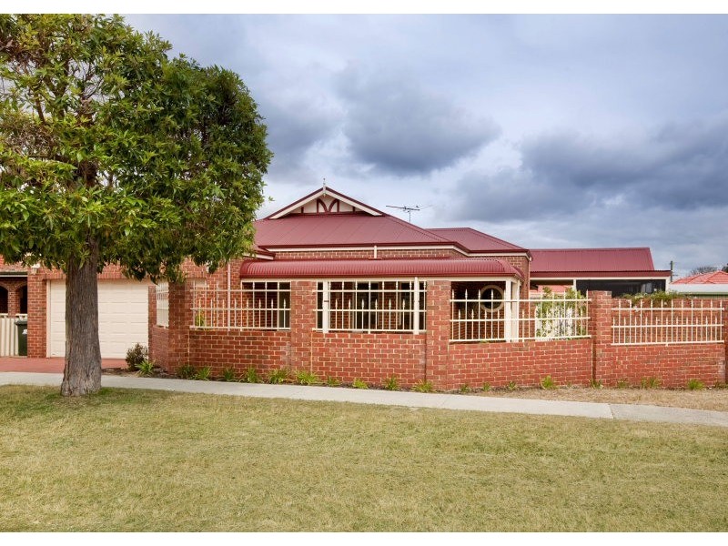 29 Hailsham Rd, Nollamara WA 6061