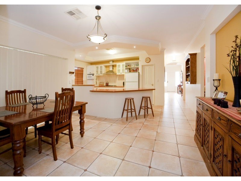 29 Hailsham Rd, Nollamara WA 6061
