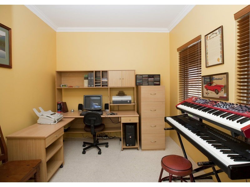 29 Hailsham Rd, Nollamara WA 6061