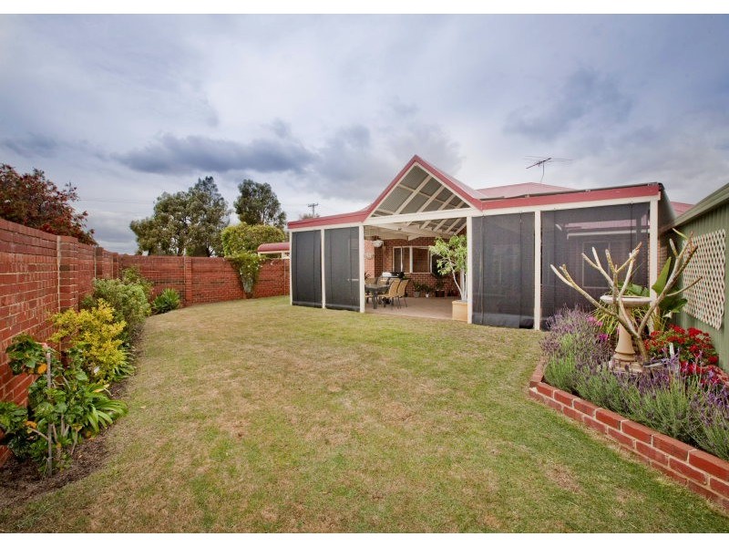 29 Hailsham Rd, Nollamara WA 6061