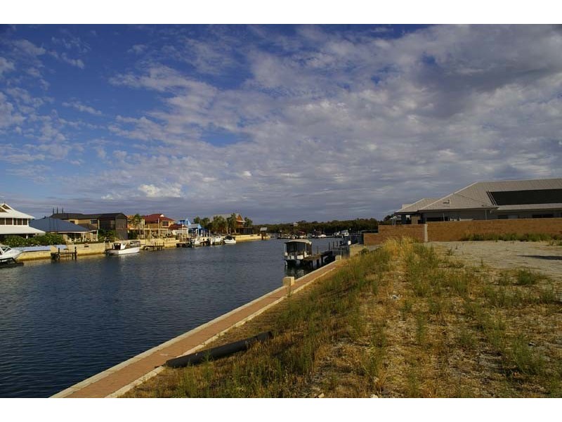 31 Erins Isle, Dudley Park,, Mandurah WA 6210