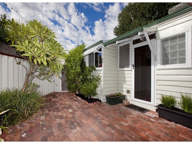 42A Carnarvon St, East Victoria Park WA 6101