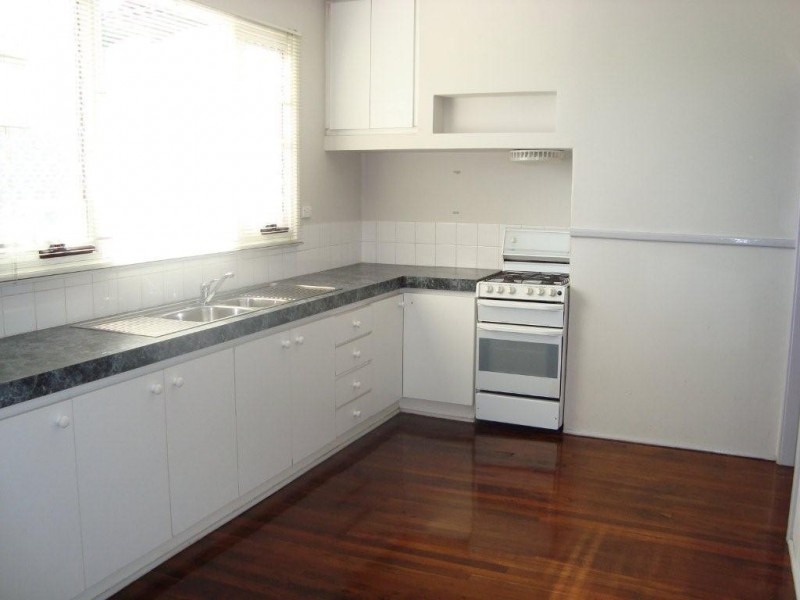 392 Knutsford Ave, Kewdale WA 6105