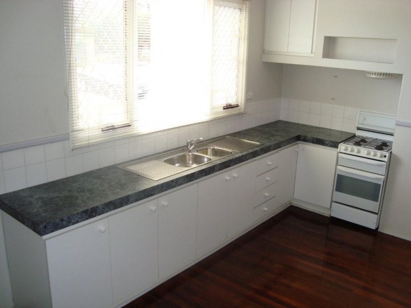 392 Knutsford Ave, Kewdale WA 6105