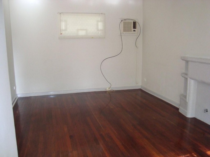 392 Knutsford Ave, Kewdale WA 6105