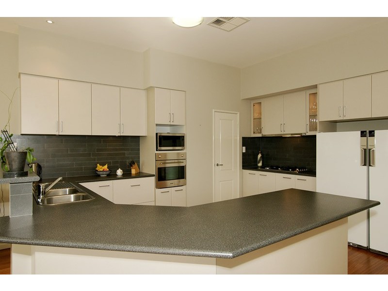 25B Henley Road, Mount Pleasant WA 6153