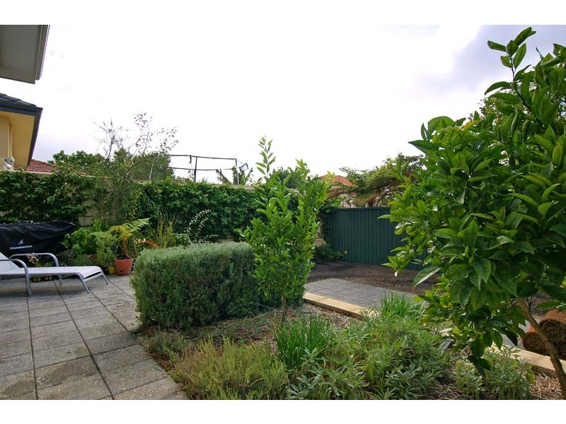 25B Henley Road, Mount Pleasant WA 6153