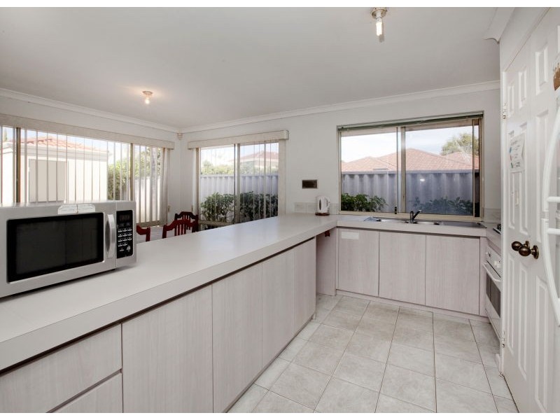 20A Westland Place, Waterford WA 6152