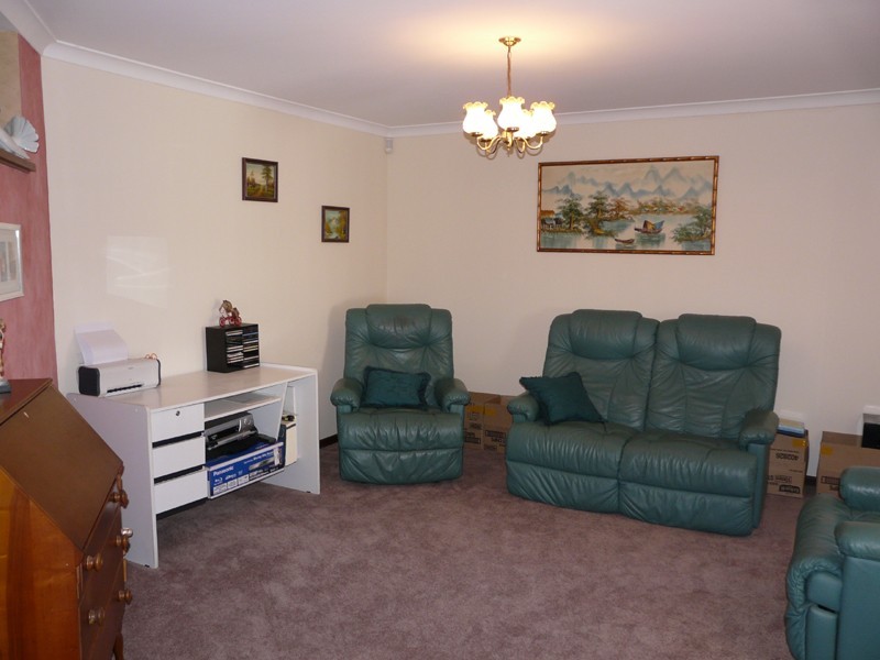 18 Towncentre Drive, Thornlie WA 6108