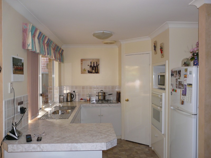 18 Towncentre Drive, Thornlie WA 6108