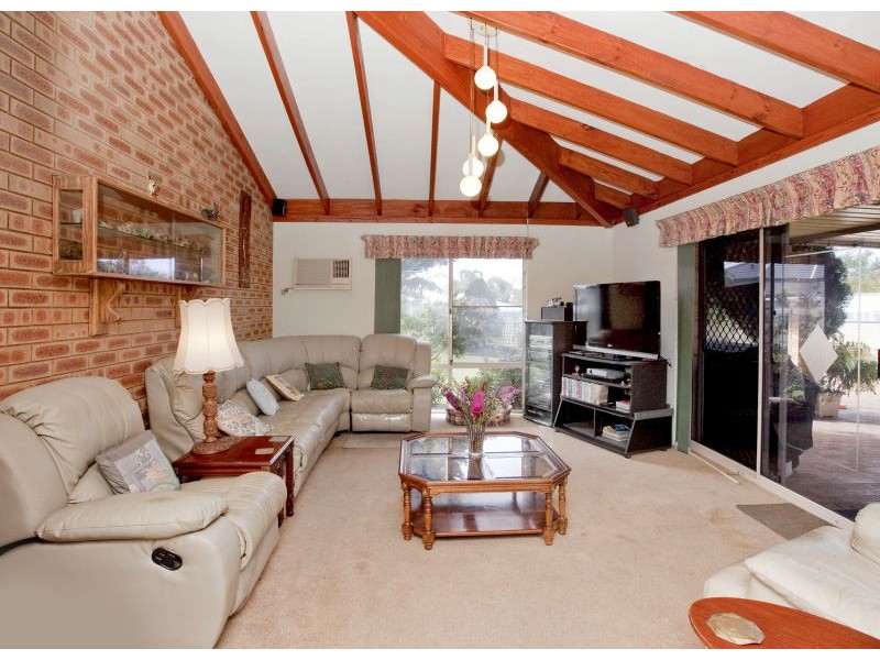3 Madeleine Crt, North Lake WA 6163