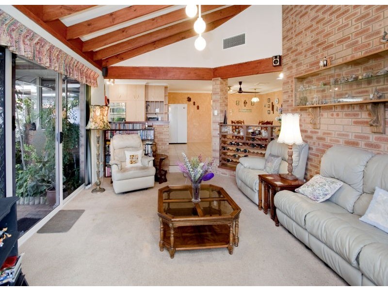 3 Madeleine Crt, North Lake WA 6163