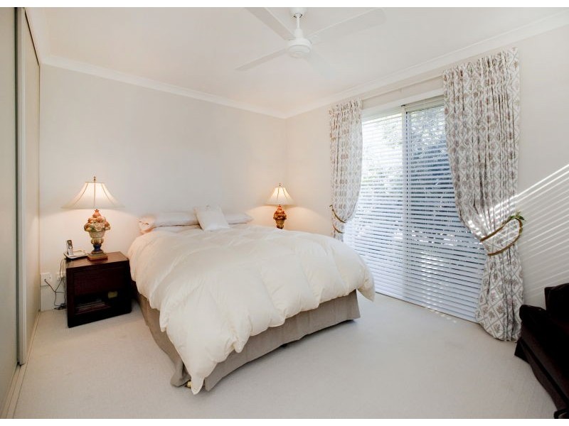 18 Yalgoo Ave, White Gum Valley WA 6162