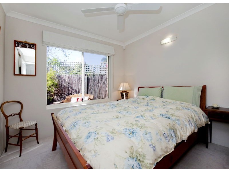 18 Yalgoo Ave, White Gum Valley WA 6162