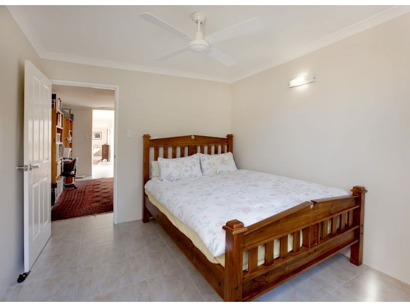 18 Yalgoo Ave, White Gum Valley WA 6162