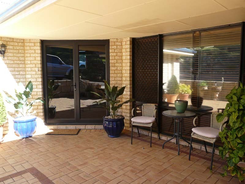 8 Rise Court, Mount Richon WA 6112