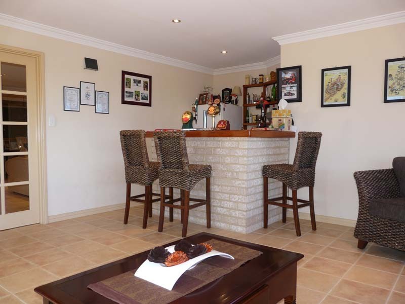 8 Rise Court, Mount Richon WA 6112