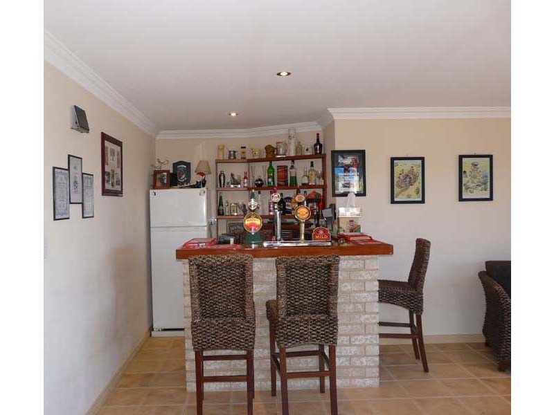 8 Rise Court, Mount Richon WA 6112