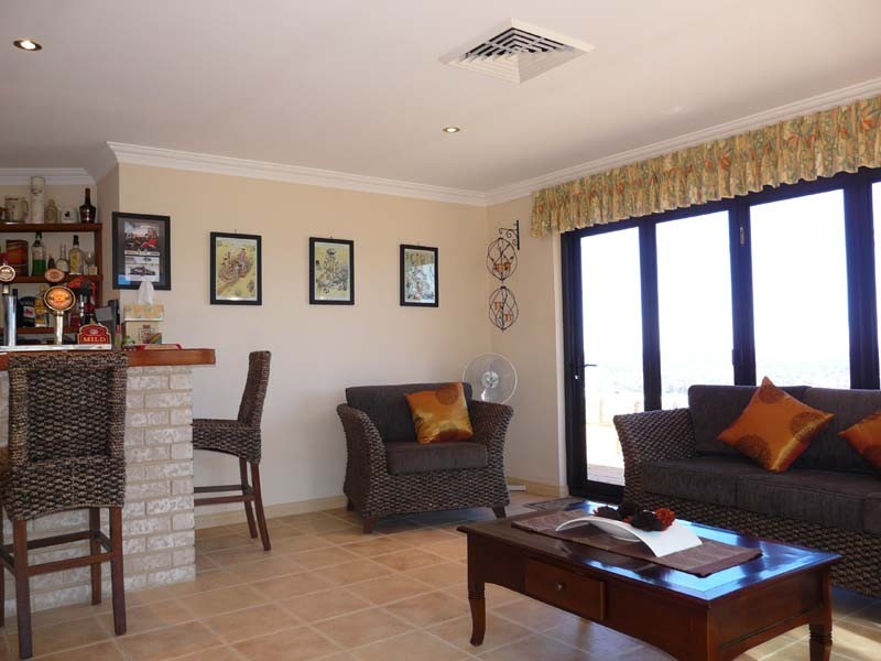 8 Rise Court, Mount Richon WA 6112