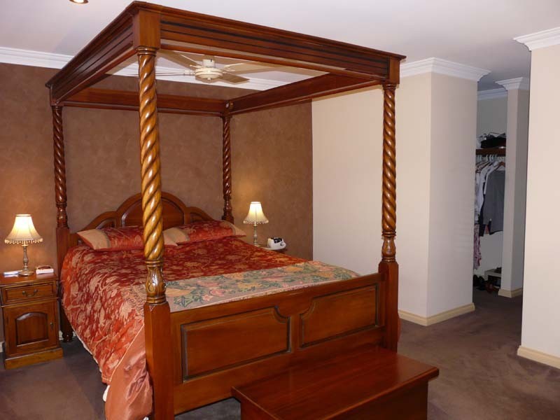 8 Rise Court, Mount Richon WA 6112