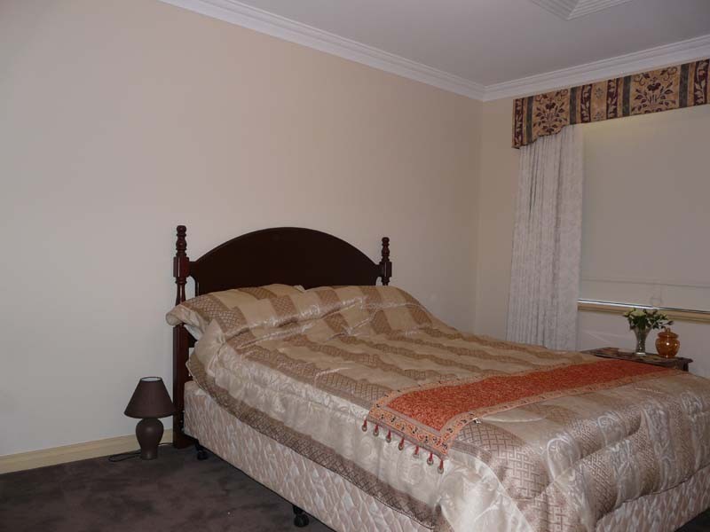 8 Rise Court, Mount Richon WA 6112