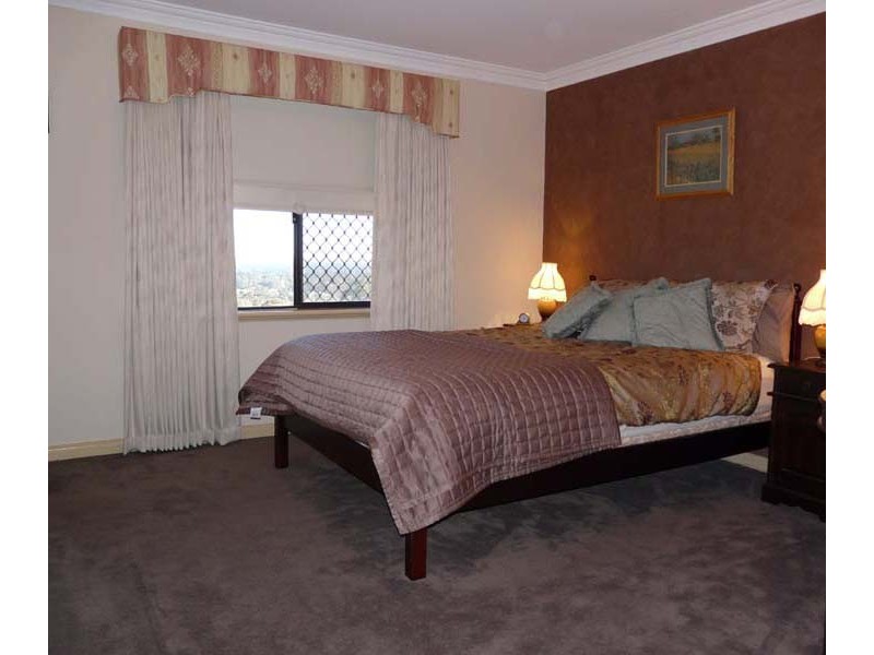 8 Rise Court, Mount Richon WA 6112