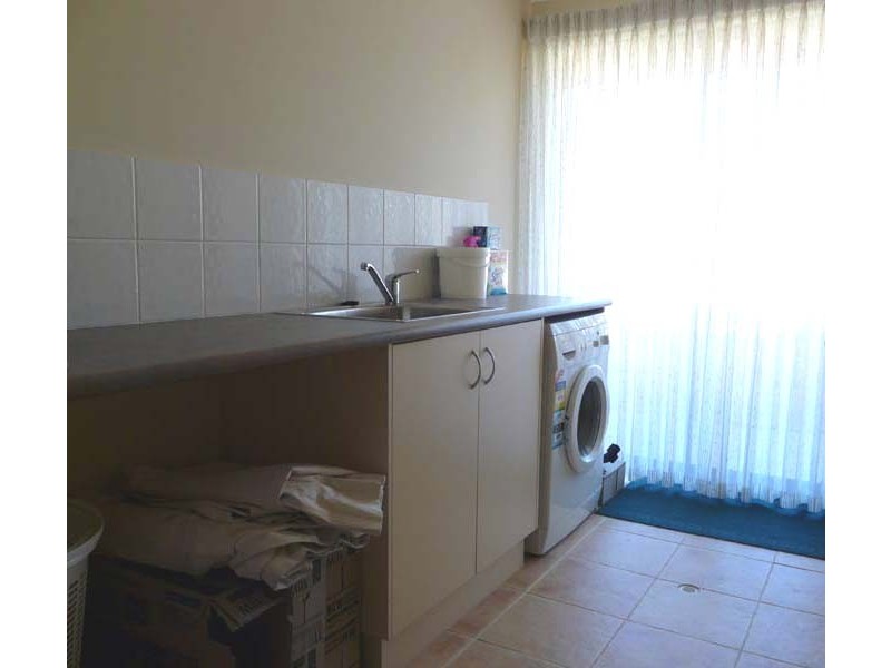 8 Rise Court, Mount Richon WA 6112