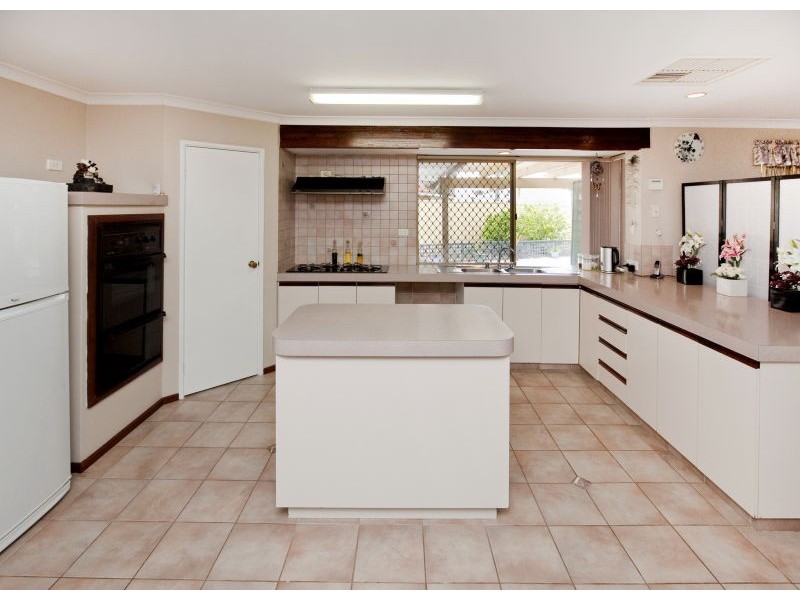 13 Silkwood Way, Beechboro WA 6063