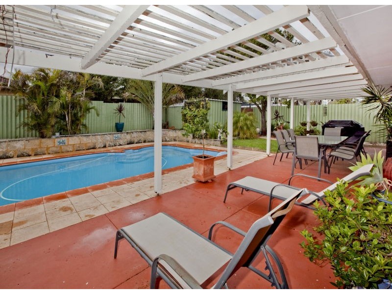 13 Cutter Crescent, Beldon WA 6027