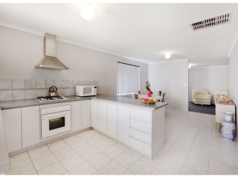 4/9 Sefton Place, Landsdale WA 6065