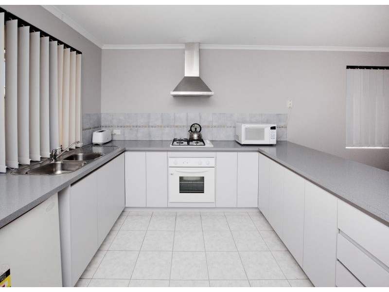 4/9 Sefton Place, Landsdale WA 6065