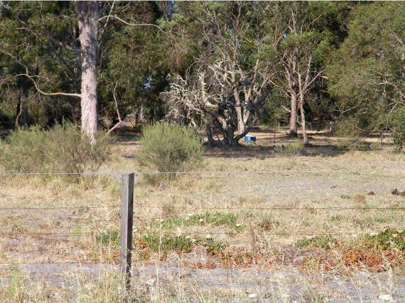 422 De Haer Road, Wandi WA 6167
