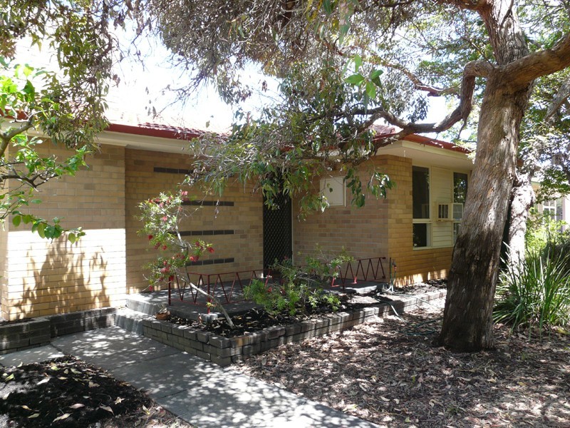 7 Kenmare Ave, Thornlie WA 6108