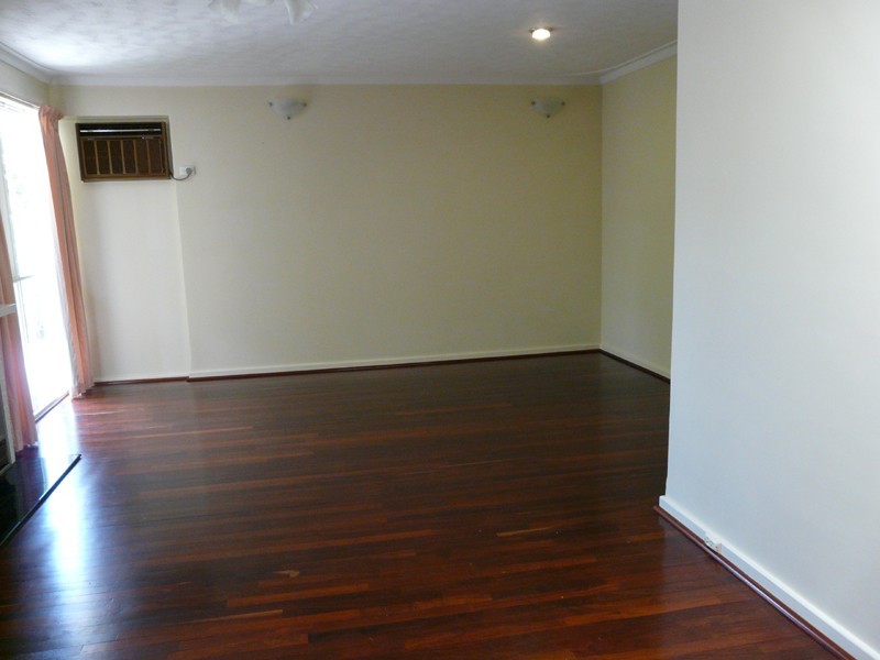 7 Kenmare Ave, Thornlie WA 6108