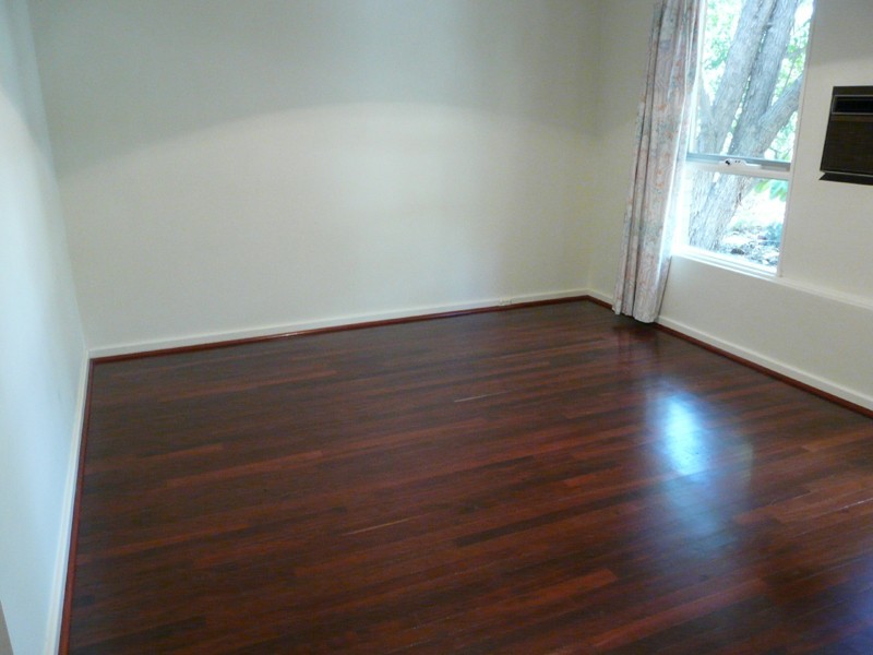 7 Kenmare Ave, Thornlie WA 6108