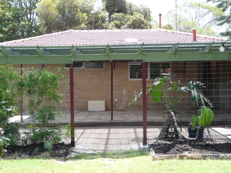 7 Kenmare Ave, Thornlie WA 6108