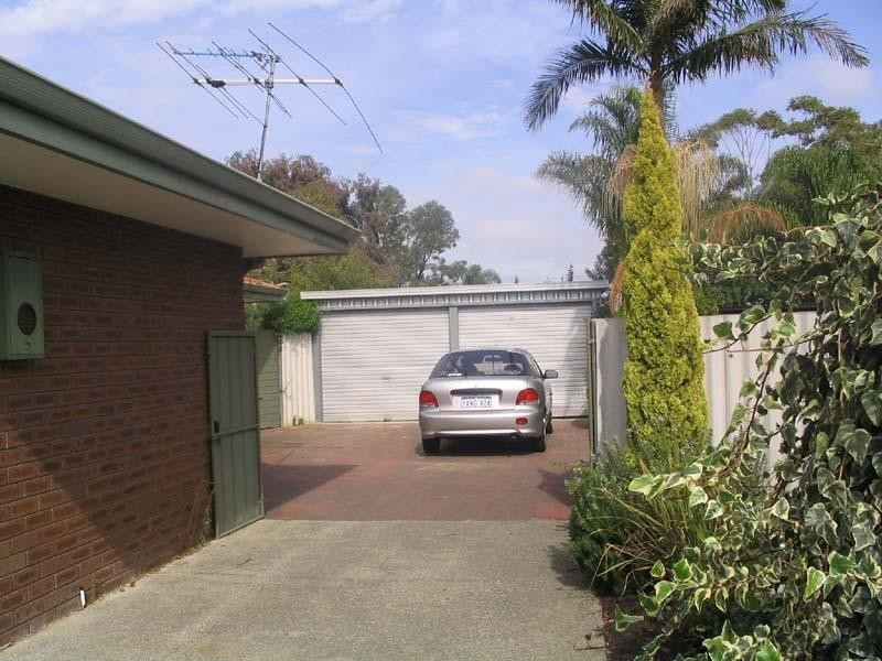 25 Hadleigh Way, Girrawheen WA 6064