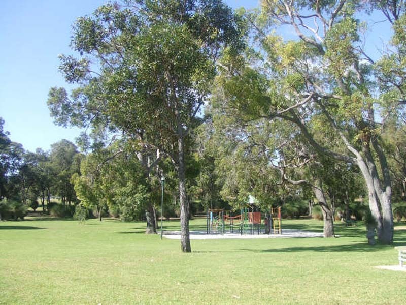 3 Blondell Drive, Munster WA 6166