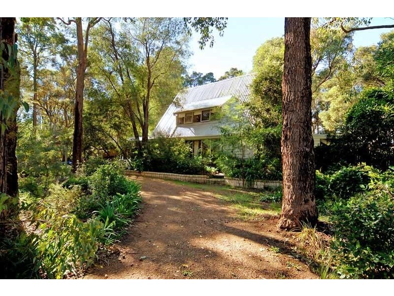 24 Ayres Road, Stoneville WA 6081