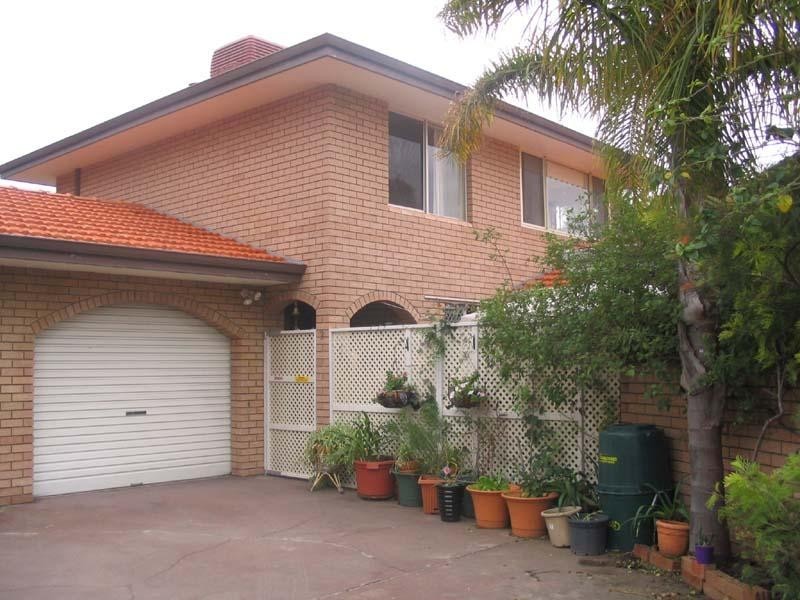2/8 Norman Street, Fremantle WA 6160