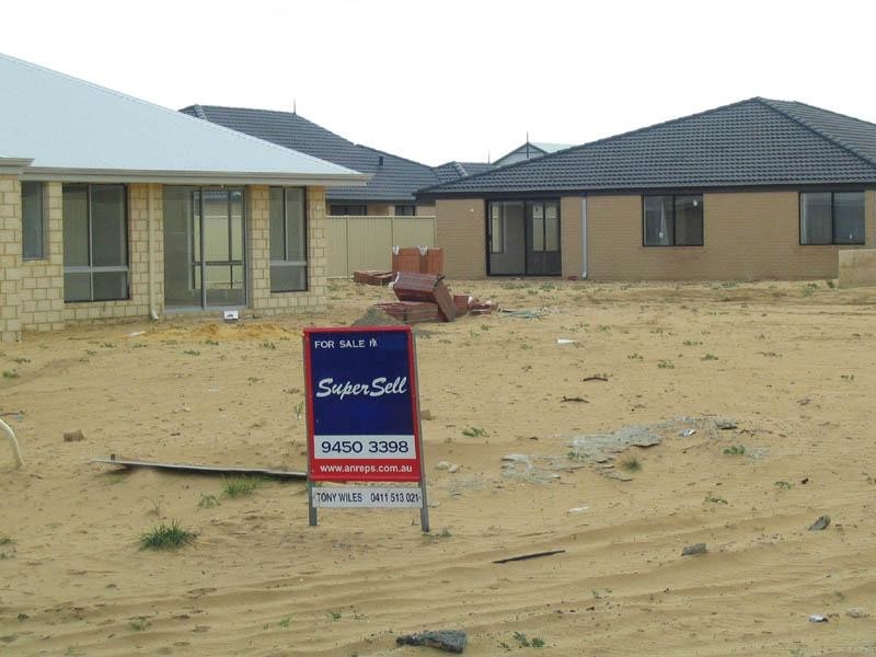 18 Banksiadale Gate, Lakelands WA 6210