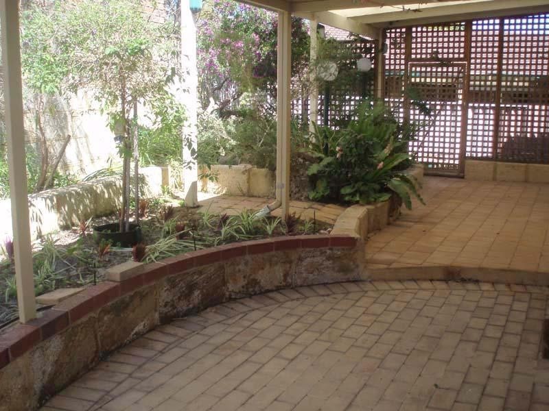 1/10 Galleon Road, Beldon WA 6027