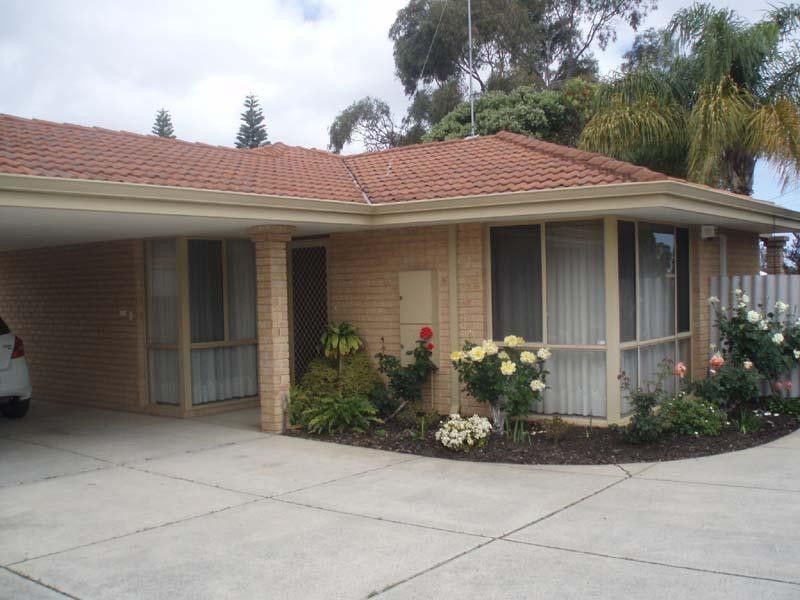 2B Blackthorne Crescent, South Lake WA 6164