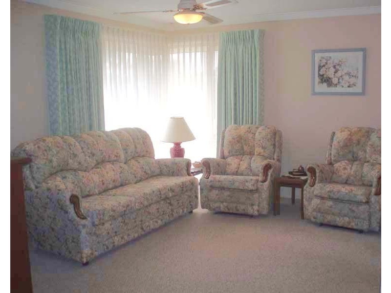 2B Blackthorne Crescent, South Lake WA 6164