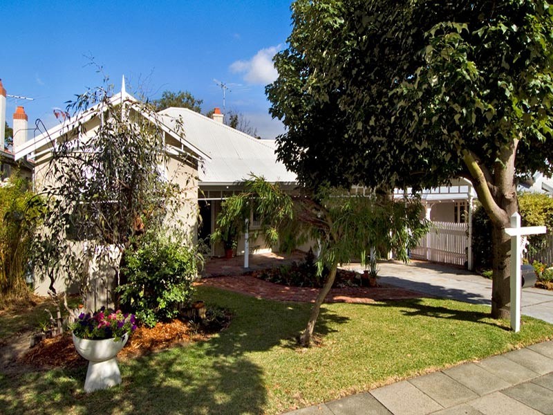 11 Lutey Avenue, Daglish WA 6008